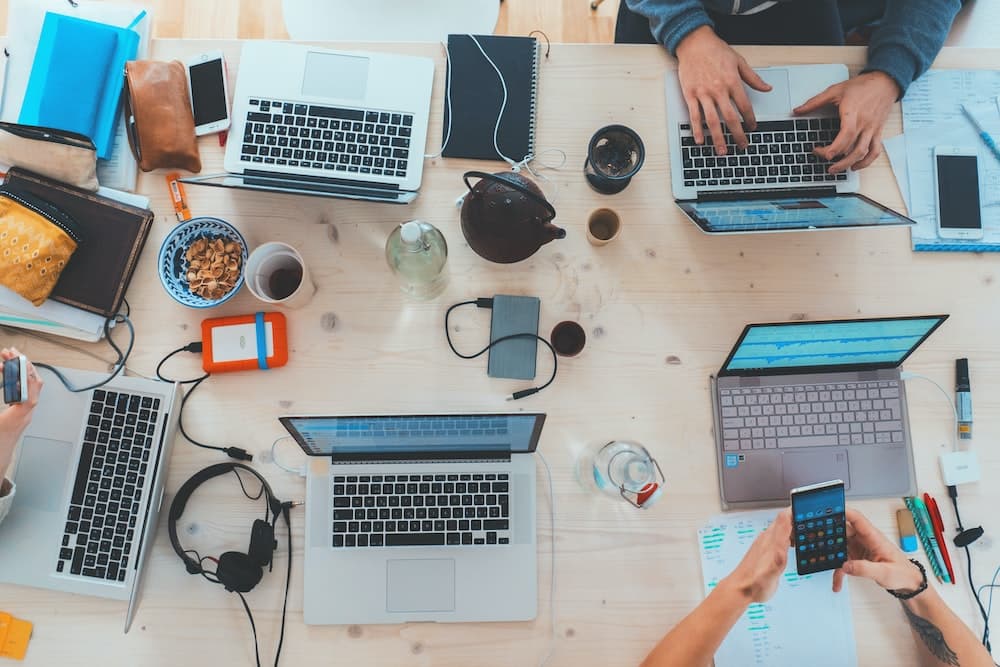 5 einfache Schritte, um Frauen in Handwerks-, Wissenschafts- und Technologieklassen zu halten